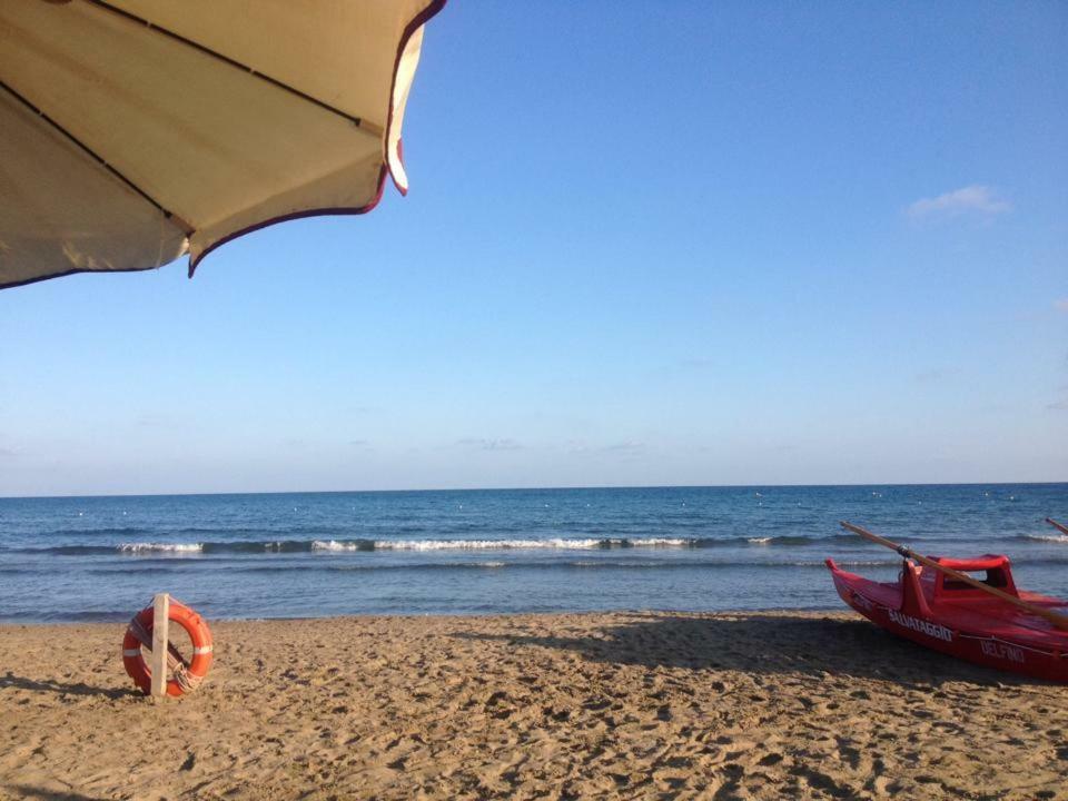 Hotel Iva Diano Marina Exterior photo